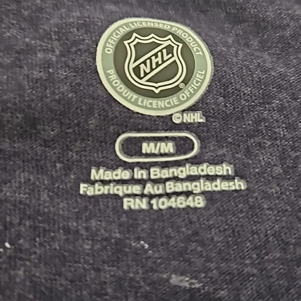 NHL Women's Hockey Logo Toronto Maple Leaf T-Shirt Navy Blue Medium - Picture 7 of 16